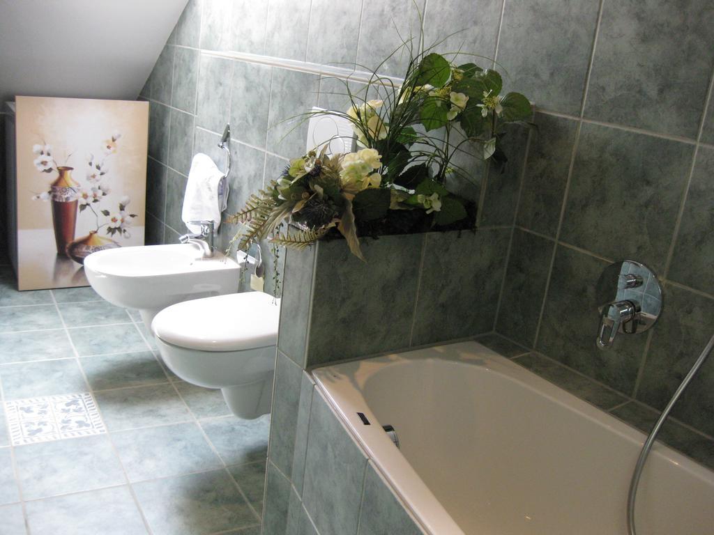 Weingut Franz Schaefer Hotel Bad Neuenahr-Ahrweiler Kamer foto