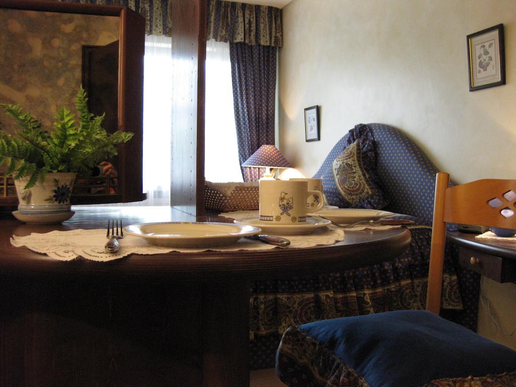 Weingut Franz Schaefer Hotel Bad Neuenahr-Ahrweiler Kamer foto