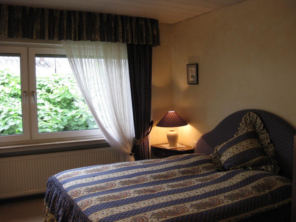 Weingut Franz Schaefer Hotel Bad Neuenahr-Ahrweiler Kamer foto